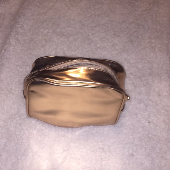 Metallic makeup bag - Picture 2 of 2